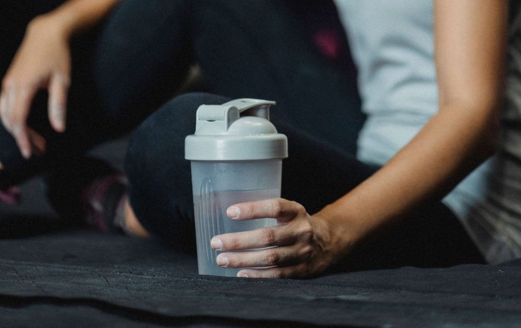 Sans sucre ni taurine : Holy Energy avis pour la gourde du sportif