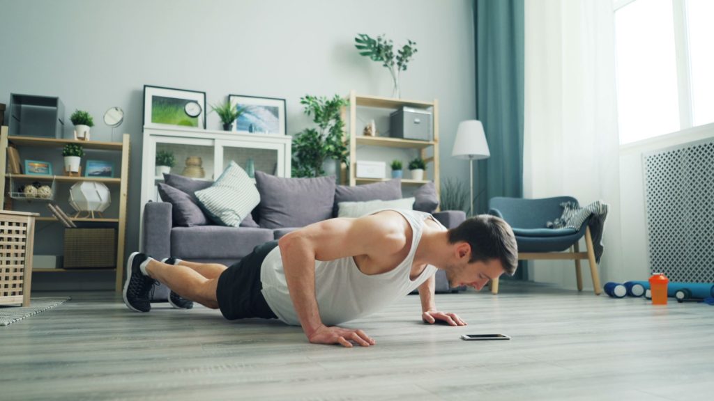 Débuter à domicile : Les programmes d&rsquo;entraînement incontournables